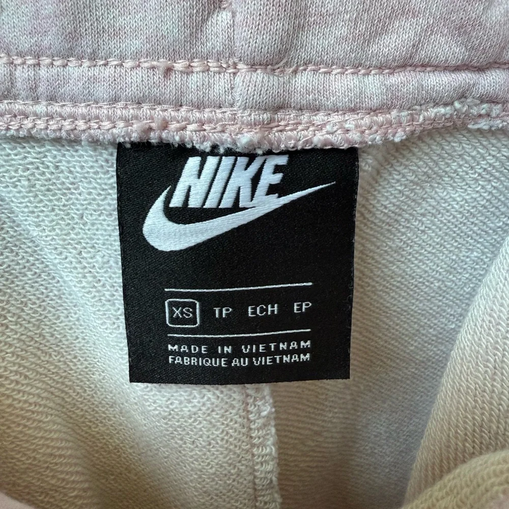 Nike Women's Soft Pink Athletic Shorts - Picture 4 of 4